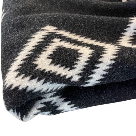 Pendleton Wool Blanket - Los Ojos  - 78" x 72" - Picture 2 of 8